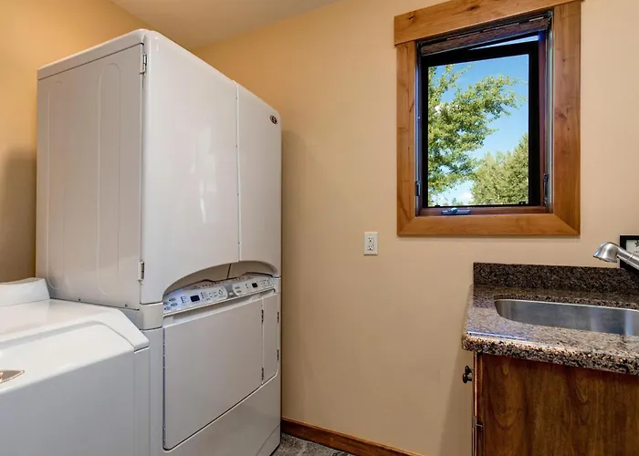 Abode At Teton Manor *